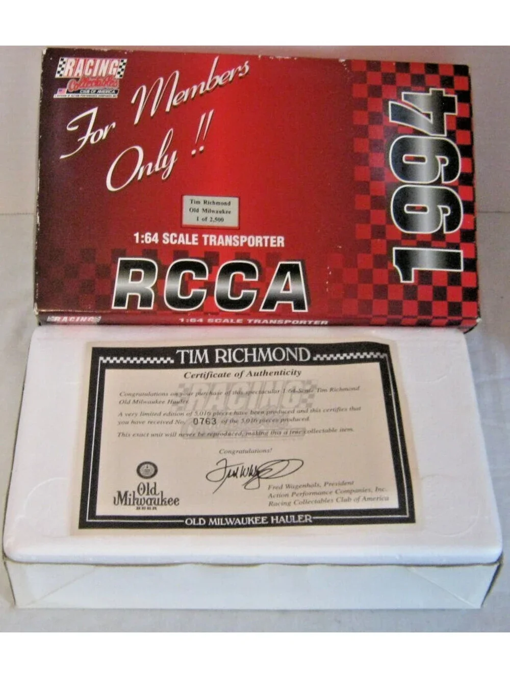 1994 RACING COLLECTIBLE scale1:64 TIM RICHMOND OLD MILWAUKEE BEER TRANSPORTER